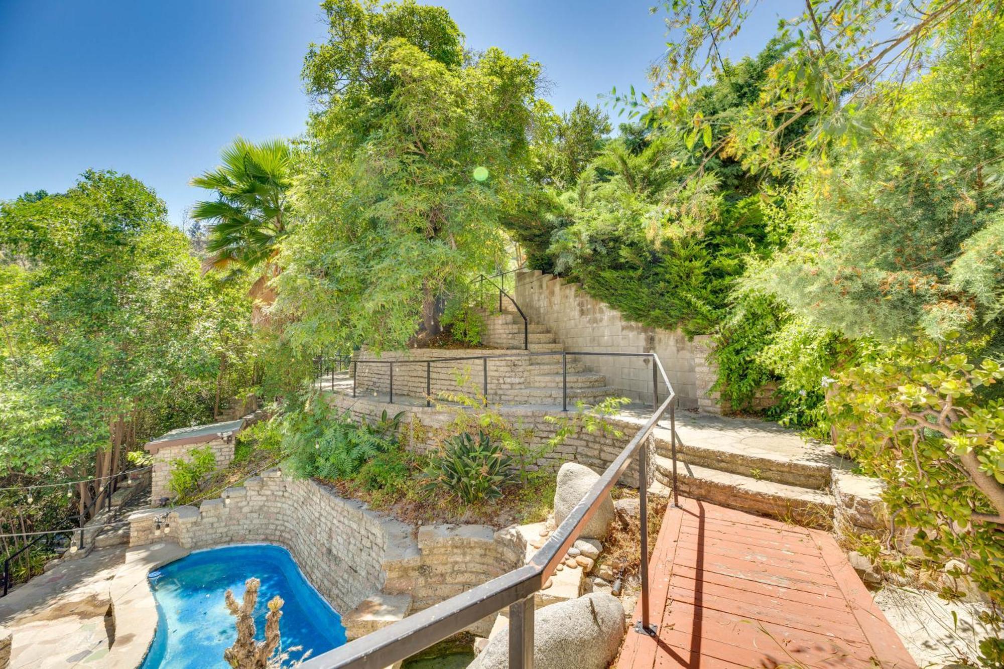 Sherman Oaks Hideaway Lush Grounds, Shared Pool! Apartamento